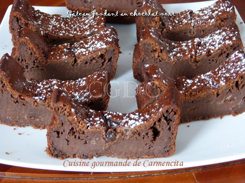 Gâteau fondant au chocolat noir 
