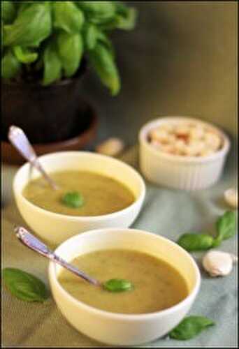 Soupe de courgettes au curry