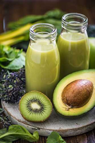 Smoothie à l'avocat et kiwi