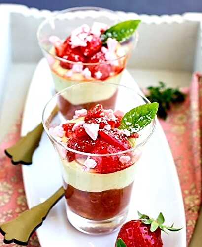 Verrines de fraises et rhubarbe au basilic