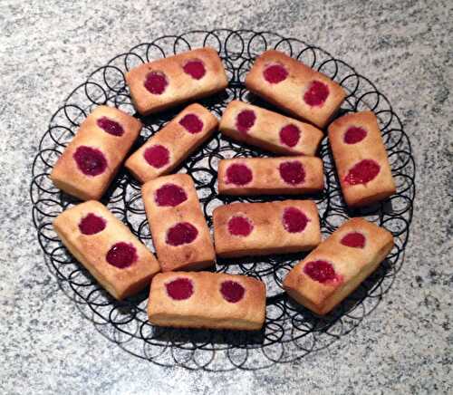 Financiers au chocolat blanc et framboises