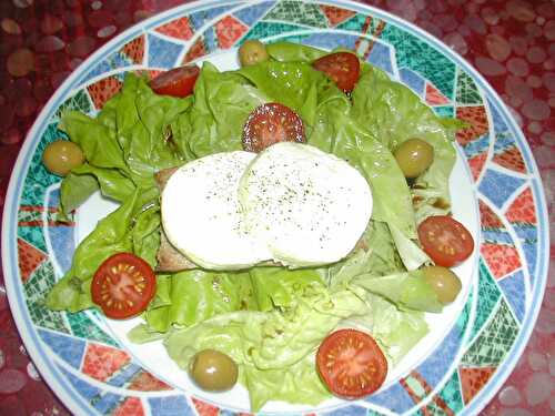 Salade au chèvre chaud