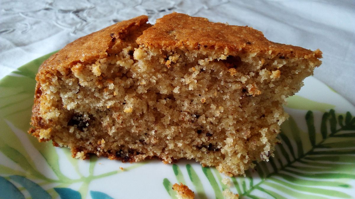 Gâteau aux épices, aux noix et aux pépites de chocolat