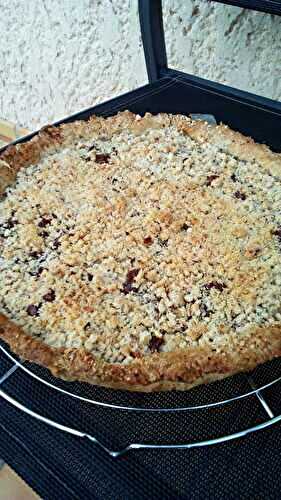 Tarte aux poires, chocolat et crumble noisettes