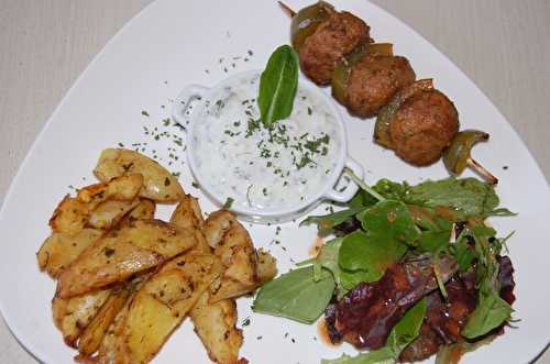 Brochettes boulettes bœuf  sauce grec