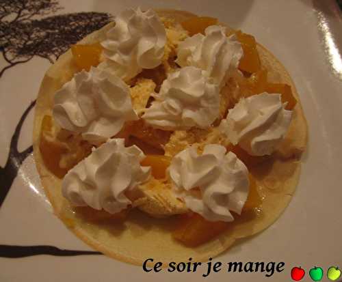 Crêpe melba (pêche et glace vanille)