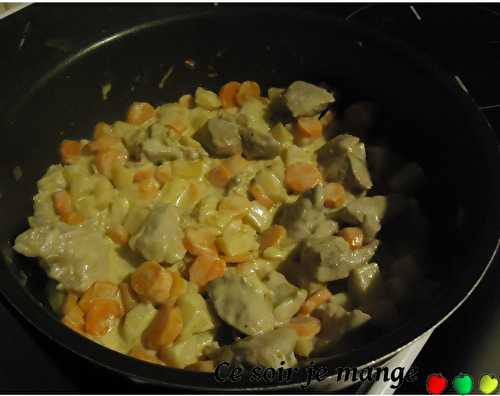 Sauté de porc aux carottes, pommes de terre et moutarde