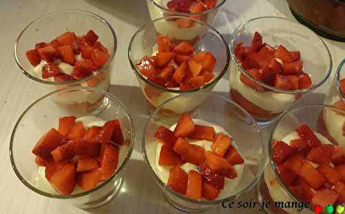 Verrines fraises mascarpone et biscuits