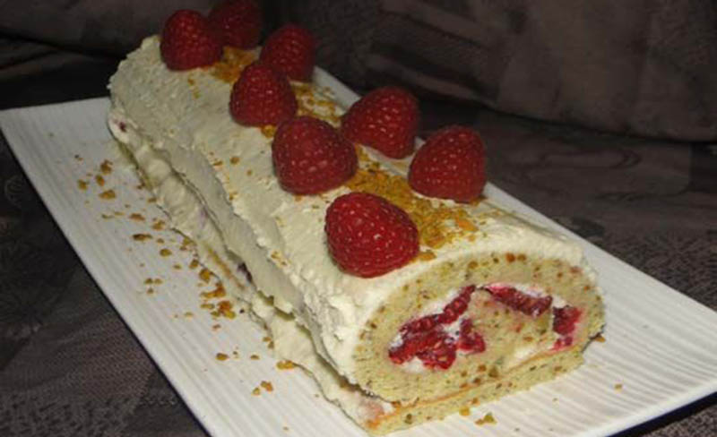 Buche mascarpone framboises et chocolat blanc