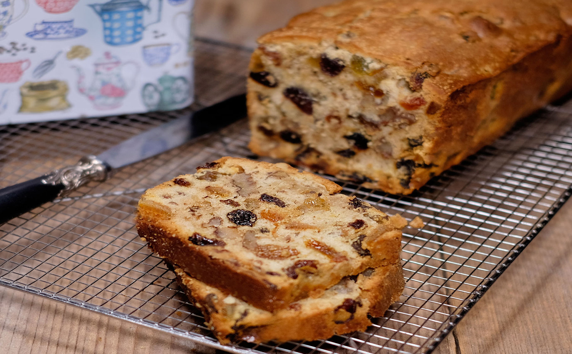 Cake aux raisins secs et écorces d'orange confites