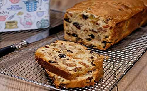 Cake aux raisins secs et écorces d'orange confites