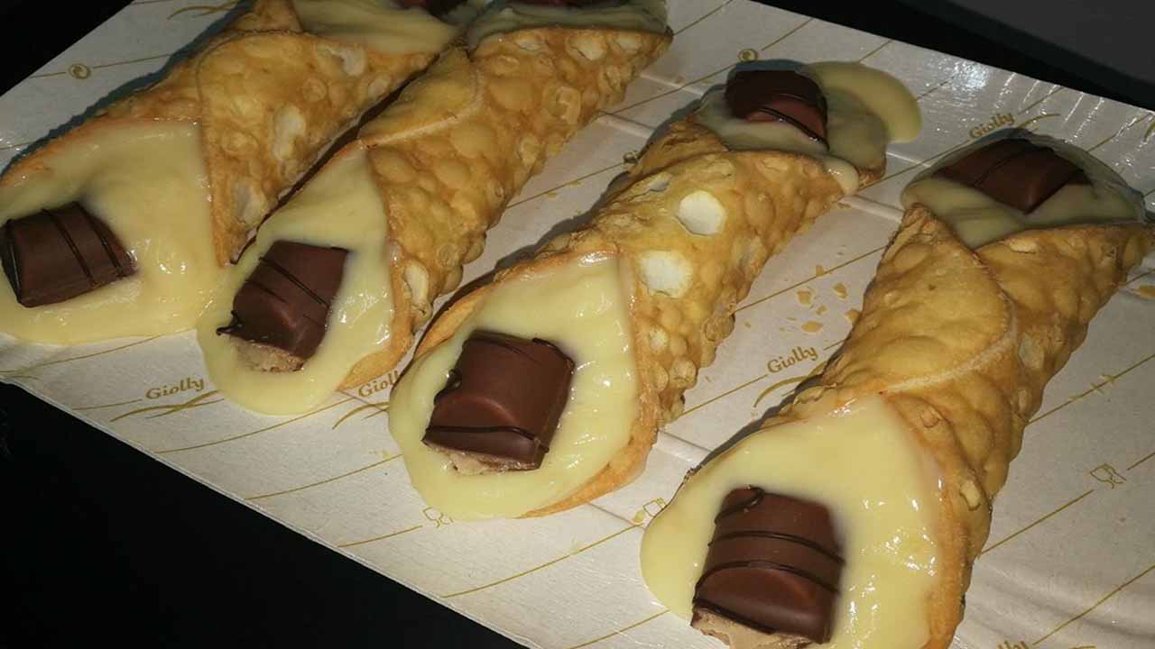 Cannoli à la crème de citron et Kinder Bueno