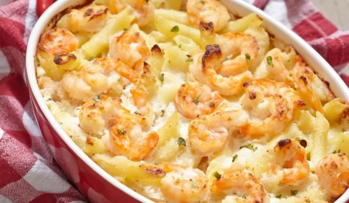 Casserole de pâtes Alfredo aux crevettes