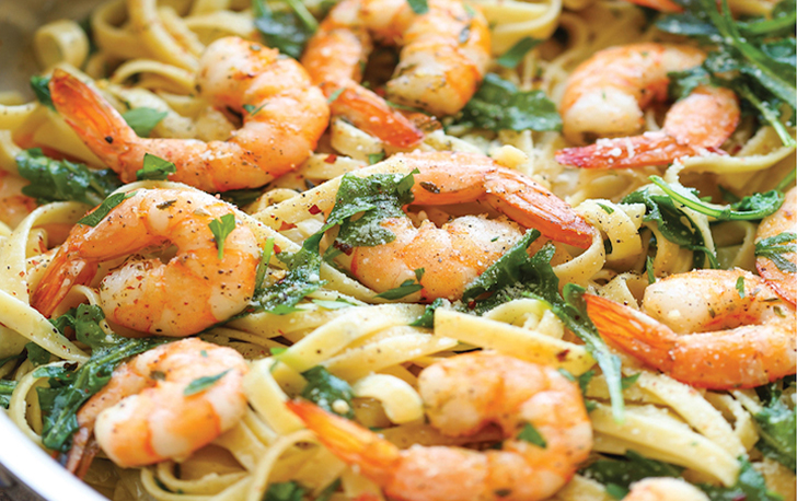 Ces spaghettis aux crevettes et à l'ail sont à tomber