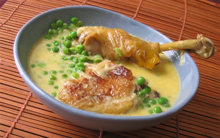 Fricassée de poulet crémeuse aux petits pois