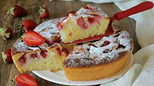 Gâteau au yaourt grec et fraises très gourmand