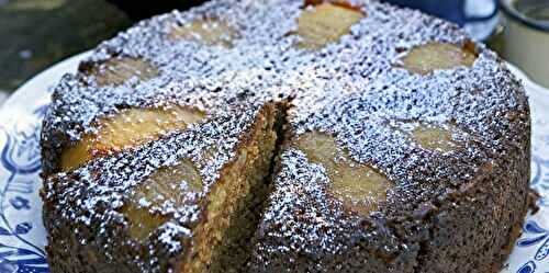 Gâteau au yaourt, poires et chocolat