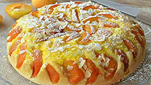 Gâteau d'abricot et crème pâtissière