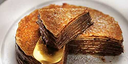 Gâteau de crêpes au chocolat et pâte à tartiner, pour la fête de Chandeleur