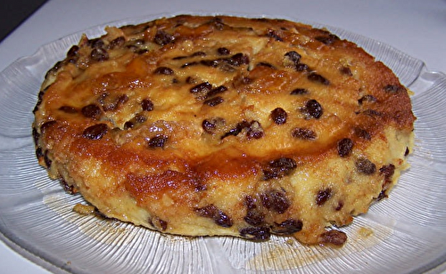 Gâteau de semoule aux raisins et caramel