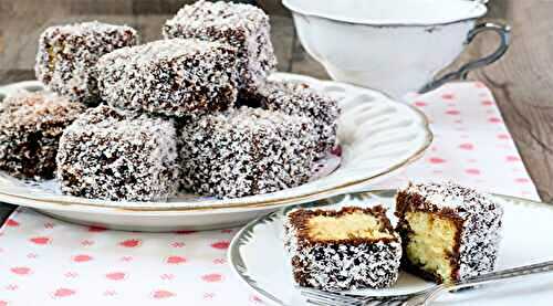 Gâteau lamington à base de noix de coco râpée