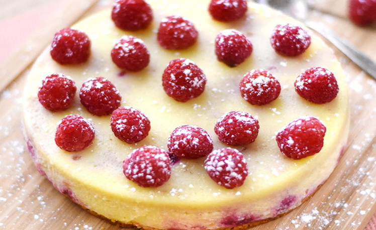 Gâteau magique au chocolat blanc et framboises