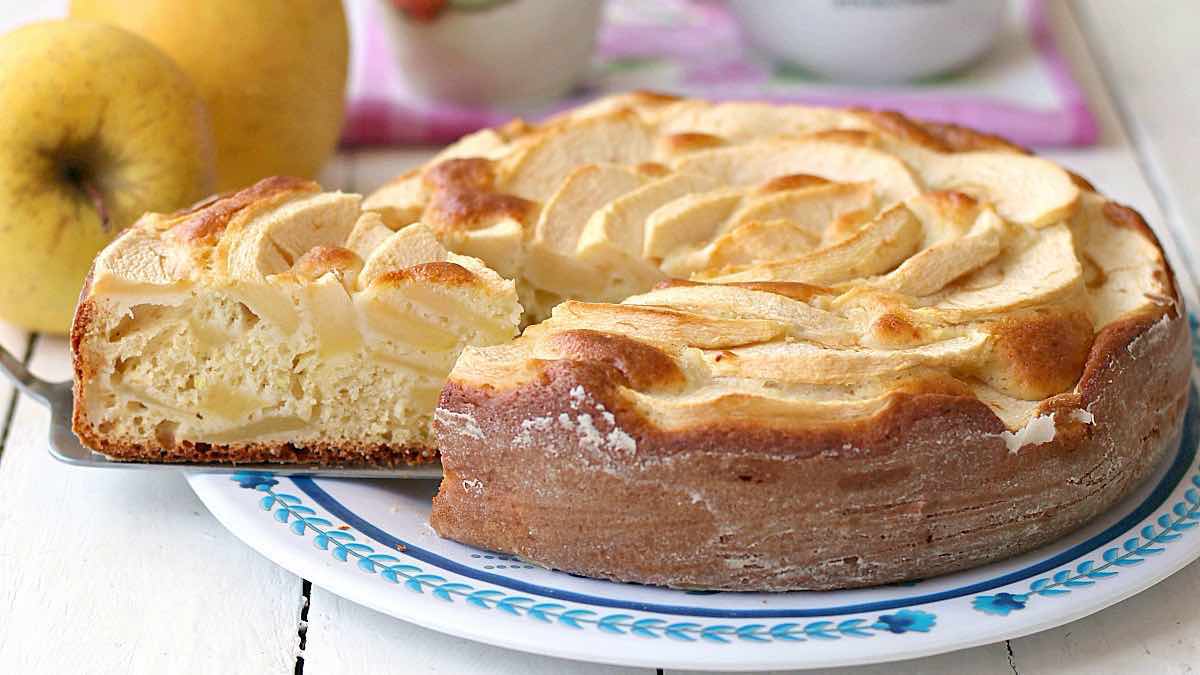 Gâteau moelleux au yaourt et aux pommes de mamie