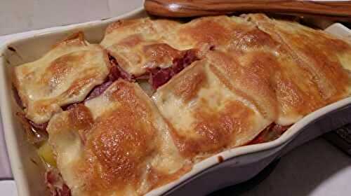 Gratin de Pommes de Terre, Oignons, et Jambon sec au fromage de Raclette