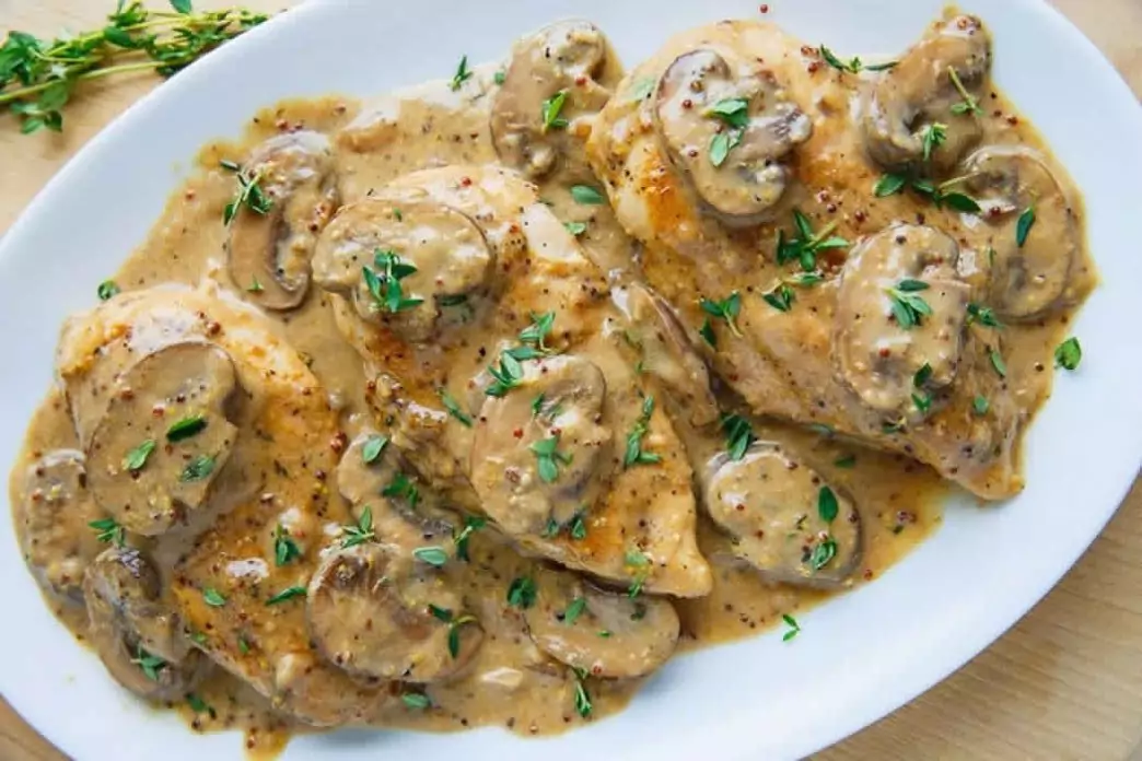 Poulet à la moutarde et aux champignons