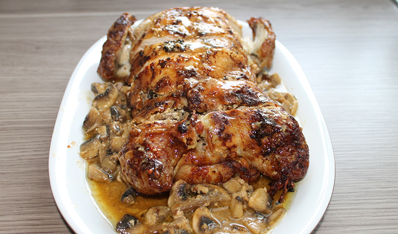 Poulet rôti désossé et farci