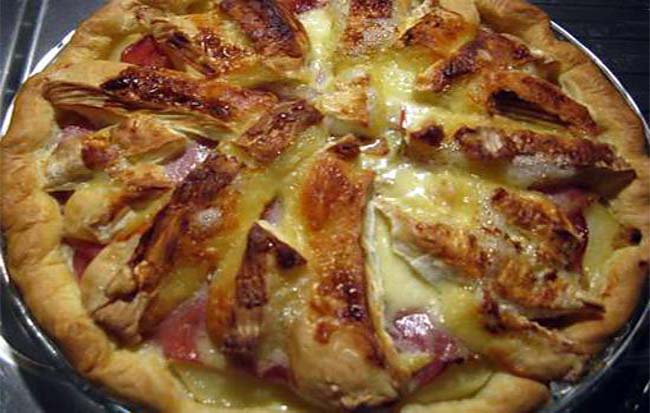 Quiche au pommes de terre, camembert et bacon