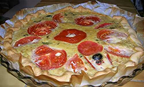 Quiche au thon, chèvre et tomates