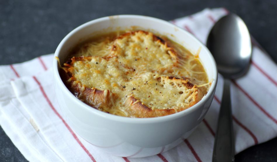 Soupe à l’oignon gratinée