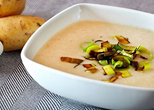 Soupe aux pommes de terre, poireaux et champignons