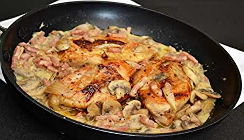 Suprêmes de poulet Val-Dieu aux champignons, lardons, échalotes et miel