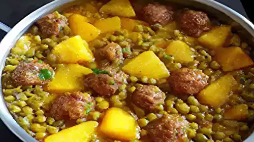 Tajine de viande hachée, petits pois et pommes de terre -