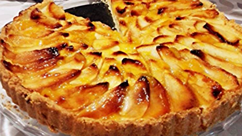 Tarte aux pommes avec crème pâtissière