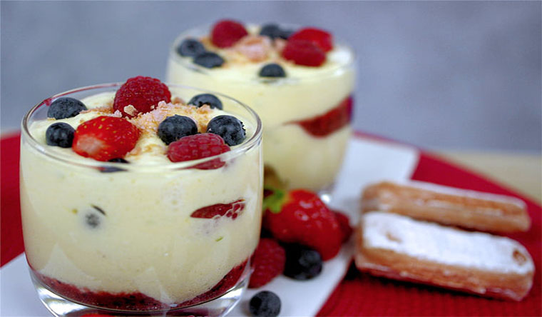 Tiramisu aux fruits rouges en verrine