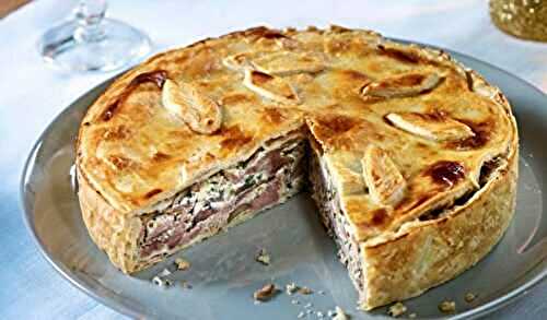 Tourte au confit de canard, foie gras et champignons des bois