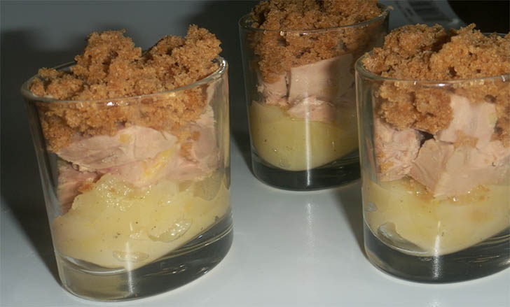 Verrines foie gras en crumble de pain d'épices