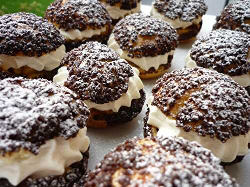 Choux aux pommes caramélisé , chantilly à la vanille et craquelin au chocolat