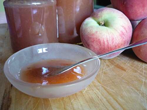 Confiture de pêches blanches