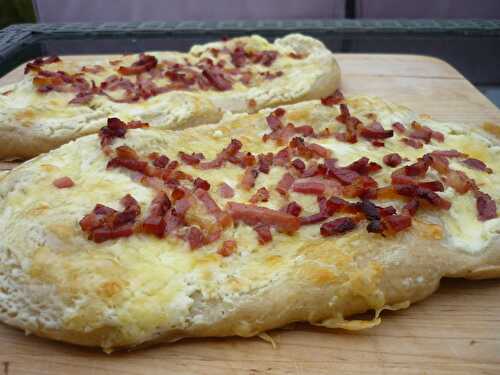 Fougasse aux lardons {Erice Kayser}