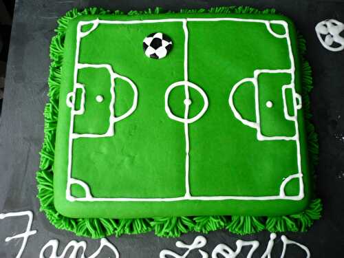 Gâteau terrain de foot