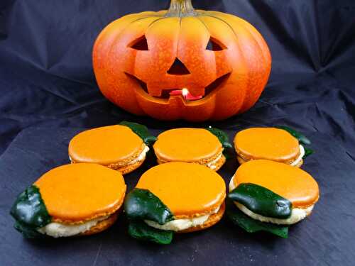 Macarons citrouille ganache montée chocolat blanc à la vanille {Halloween}