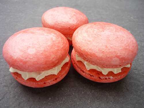 Macarons, ganache montée chocolat blanc vanille.