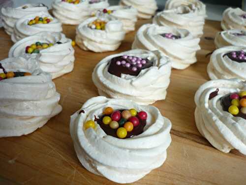 Meringues au chocolat {Pâques}