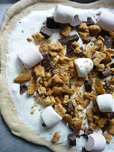 S'mores pizza
