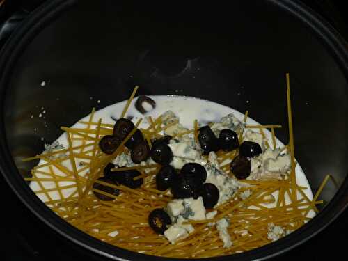 Spaghettis roquefort / olives {one pot pasta au multicuiseur} - Chez Ale