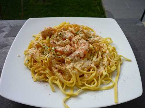 Tagliatelles aux crevettes, sauce citronnée au paprika fumé